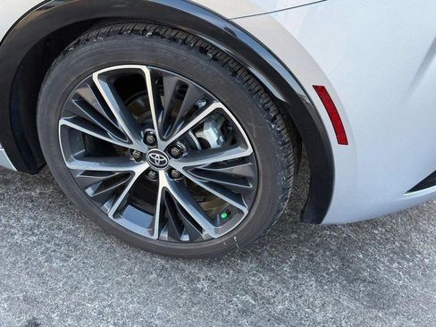 Used 2024 Toyota Prius XLE image 8