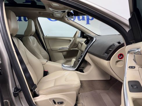 Used 2012 Volvo XC60 T6 image 10