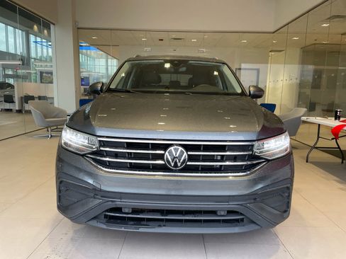 Used 2024 Volkswagen Tiguan SE FWD image 25