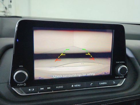 Used 2024 Nissan Rogue S AWD/4WD image 34