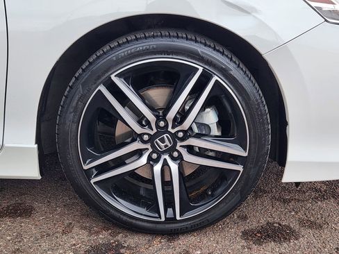 Used 2016 Honda Accord Touring image 29