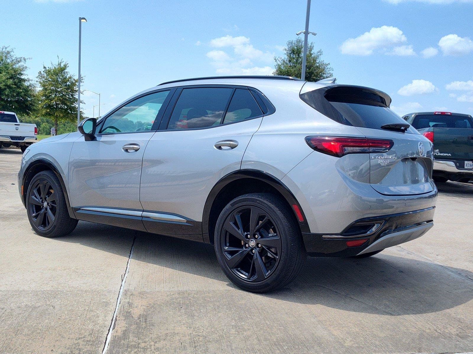 Used 2023 Buick Envision Essence w/ Sport Touring Package FWD image 4