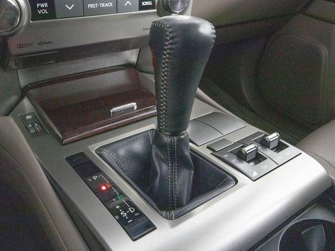 Used 2019 Lexus GX 460 Premium image 30