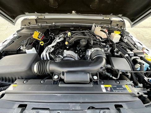 Certified 2022 Jeep Gladiator Willys image 34