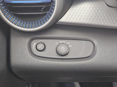 New 2026 Chevrolet Trax LS w/ LS Convenience Package FWD image 21