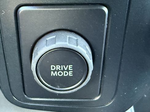 New 2025 Ford F150 XLT w/ Equipment Group 302A MID image 32