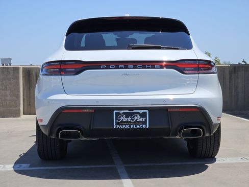Certified 2026 Porsche Macan AWD/4WD image 7