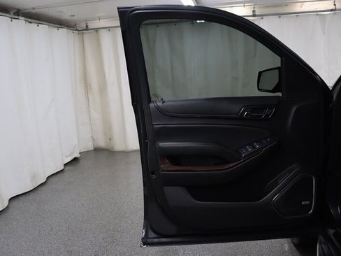 Used 2017 GMC Yukon SLT AWD/4WD image 21