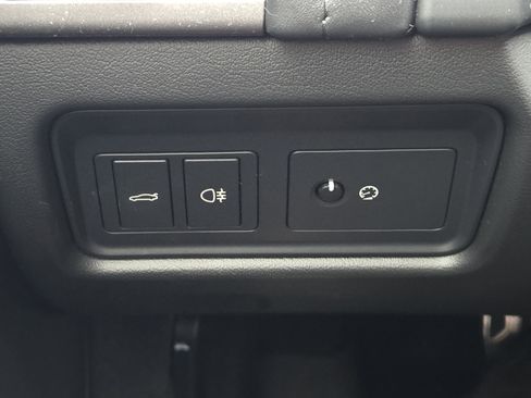 Used 2016 Jaguar F-TYPE R image 25