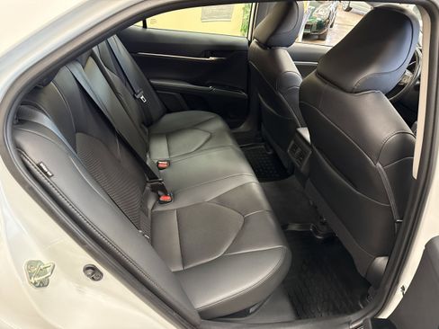 Used 2020 Toyota Camry XLE image 21