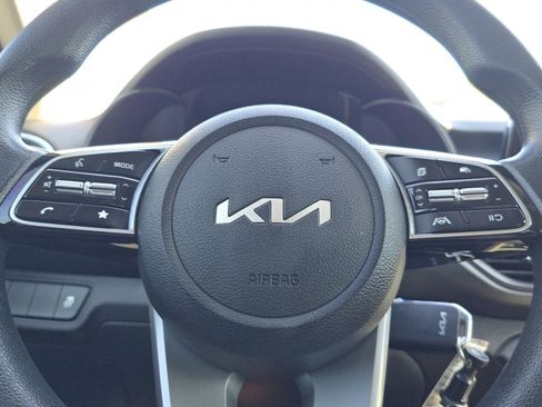 Used 2023 Kia Forte LXS image 27