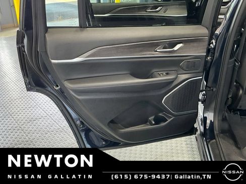 Used 2024 Jeep Grand Cherokee L Limited AWD/4WD image 61
