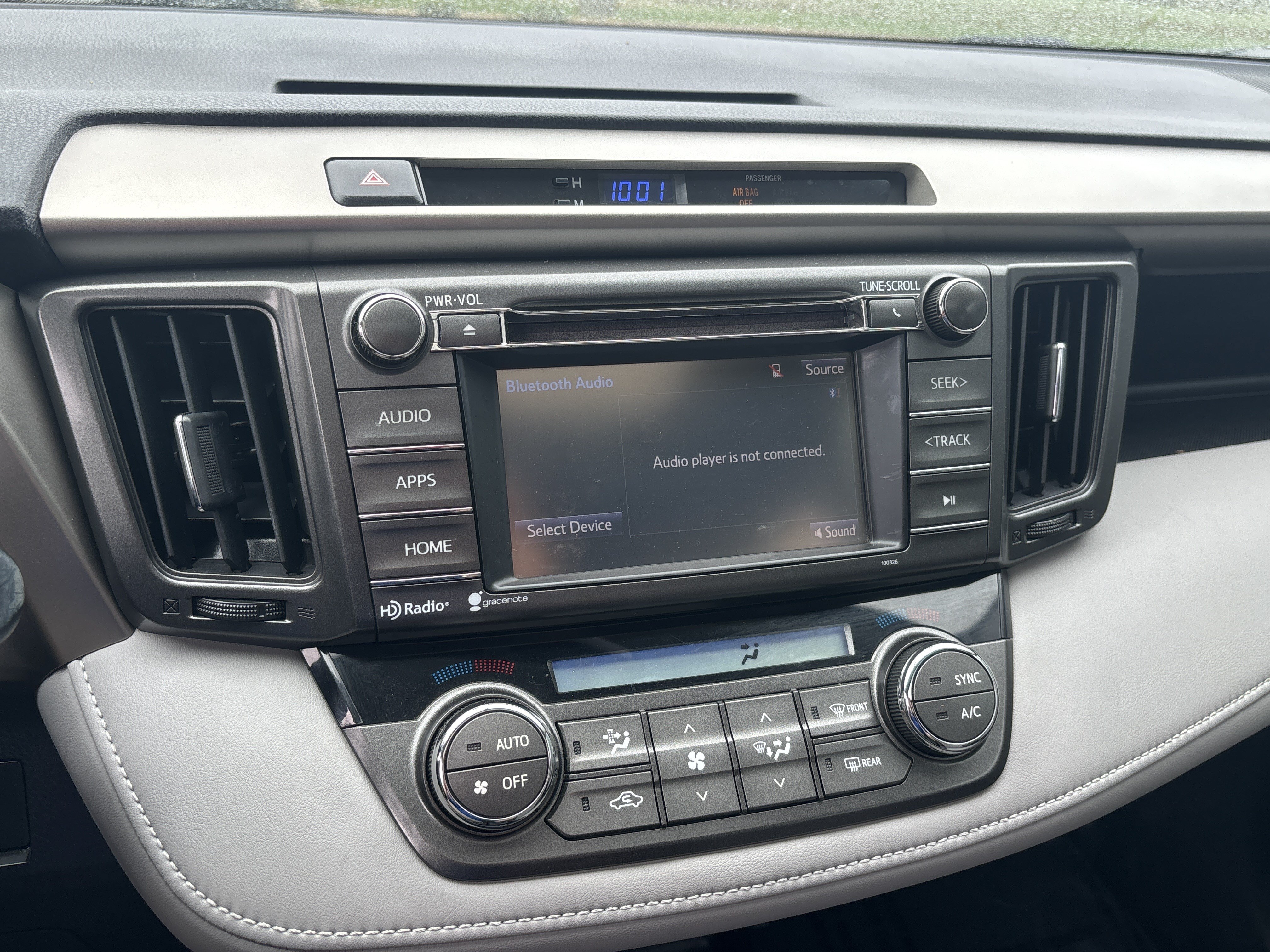 Used 2015 Toyota RAV4 XLE FWD image 14