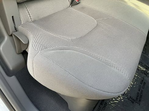 Used 2021 Nissan Frontier SV w/ Midnight Edition Floor Mats image 49