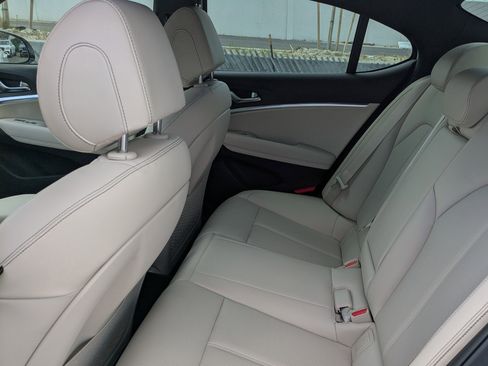 New 2026 Genesis G70 2.5T RWD image 10