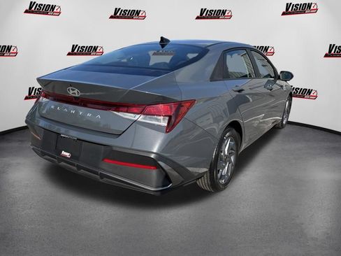 Certified 2024 Hyundai Elantra SEL FWD image 5