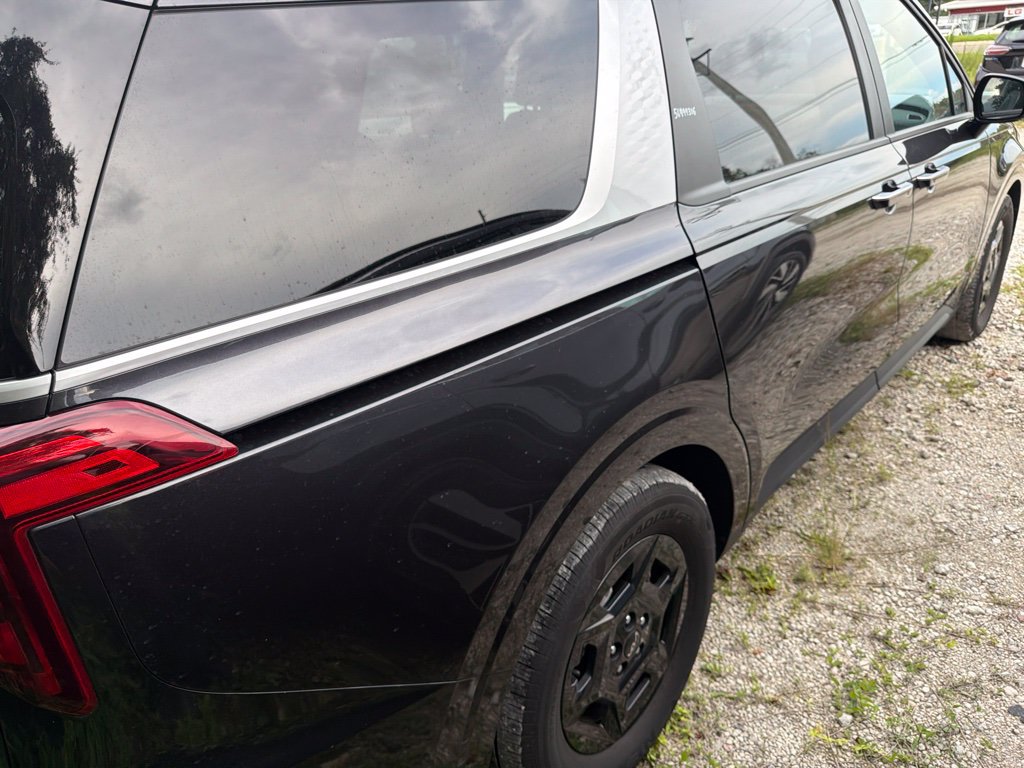 Used 2025 Kia Carnival FWD image 7