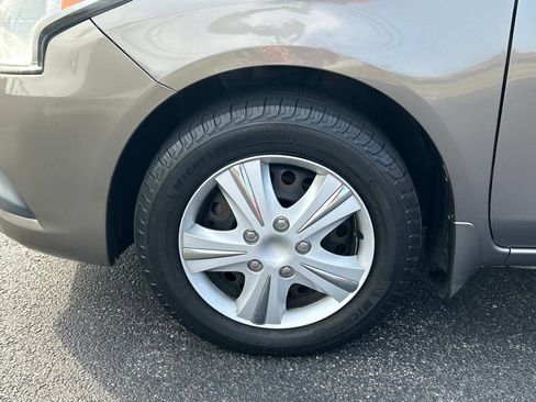 Used 2017 Nissan Versa SV image 9