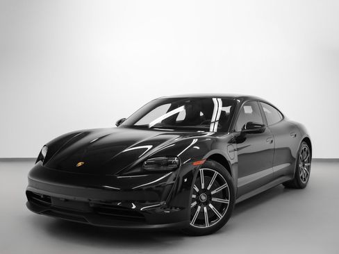 Used 2023 Porsche Taycan image 6