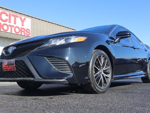 Used 2019 Toyota Camry SE image 15