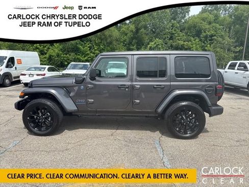 Used 2025 Jeep Wrangler Unlimited Sahara w/ Safety Group AWD/4WD image 9