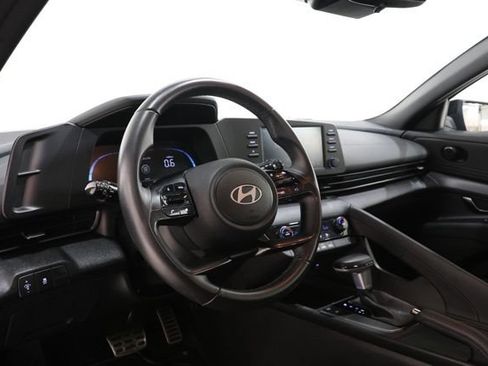 Used 2025 Hyundai Elantra Sport FWD image 15