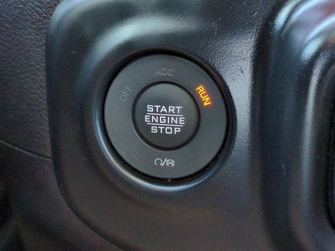 Used 2022 Jeep Gladiator Rubicon w/ LED Lighting Group AWD/4WD image 22