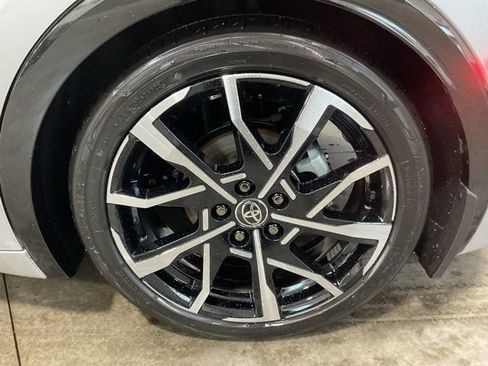 New 2025 Toyota Prius Plug-In Hybrid image 7