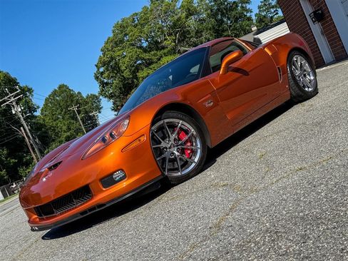 Used 2009 Chevrolet Corvette Z06 w/ Preferred Equipment Group RWD image 3