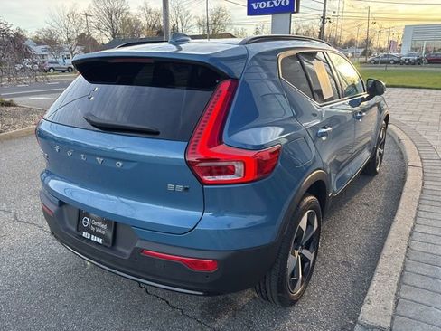 Used 2025 Volvo XC40 B5 Plus AWD/4WD image 5