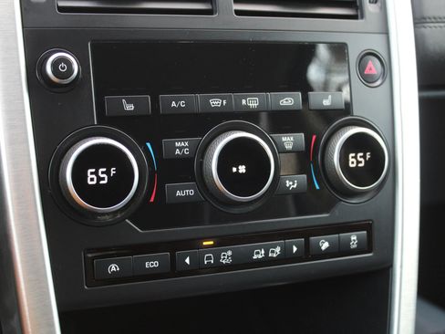 Used 2017 Land Rover Discovery Sport SE AWD/4WD image 27