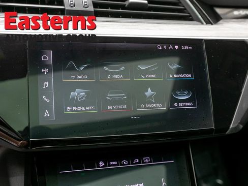 Used 2021 Audi e-tron Premium w/ Convenience Plus Package AWD/4WD image 21