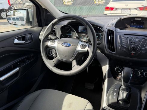 Used 2016 Ford Escape SE image 26