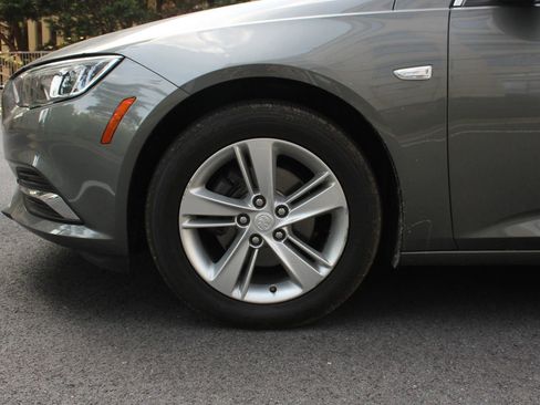 Used 2018 Buick Regal Preferred w/ Sights and Sounds Package FWD image 11
