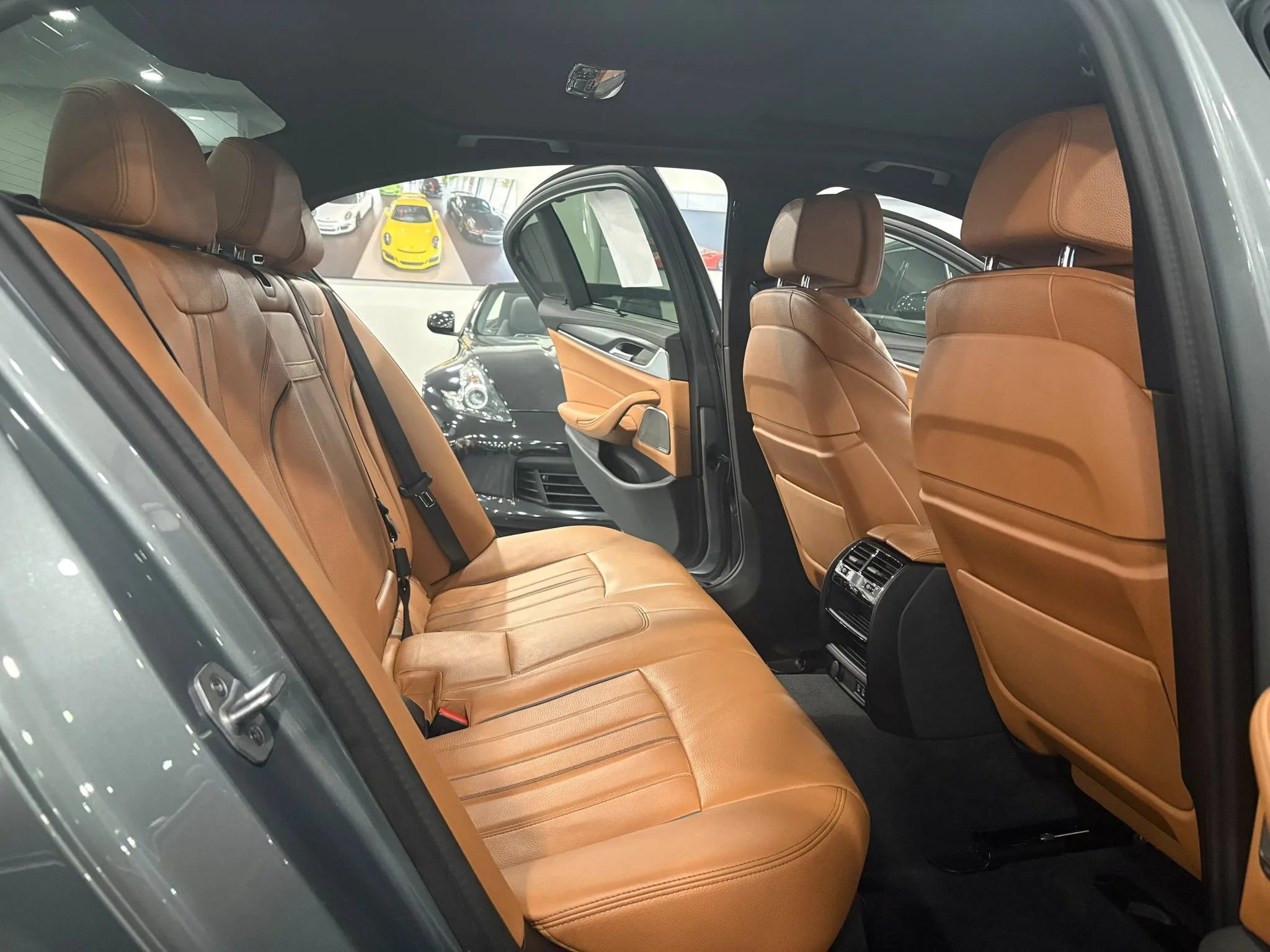 Used 2023 BMW M550i xDrive w/ Executive Package AWD/4WD image 13