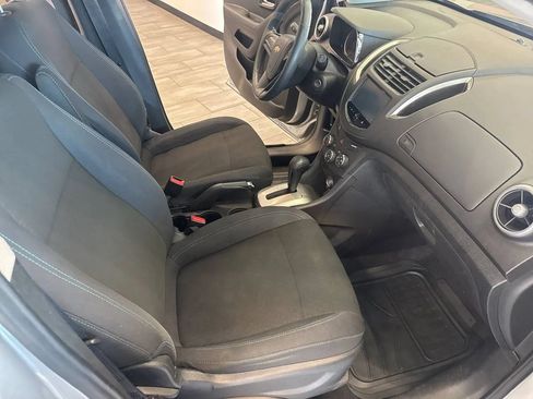 Used 2016 Chevrolet Trax LS AWD/4WD image 23