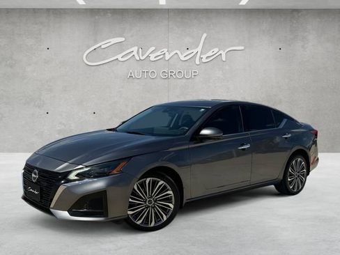 Used 2023 Nissan Altima 2.5 SL AWD/4WD image 1