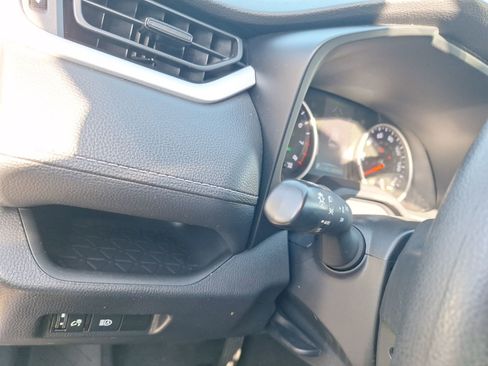 Used 2021 Toyota RAV4 XLE image 18