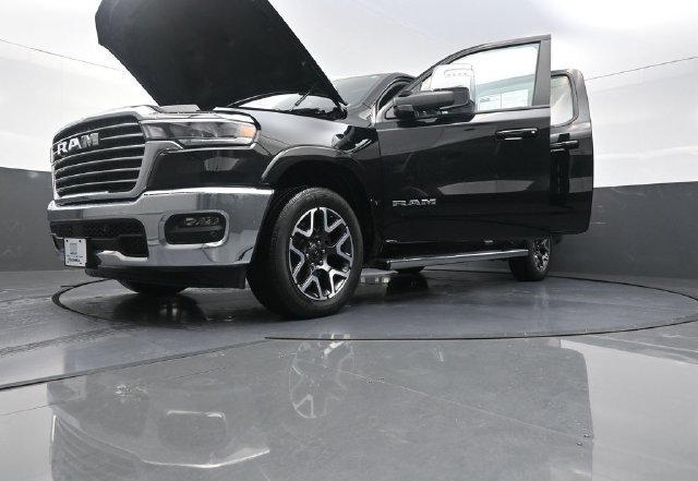 Used 2025 RAM 1500 Laramie w/ Trailer Tow Group AWD/4WD image 32