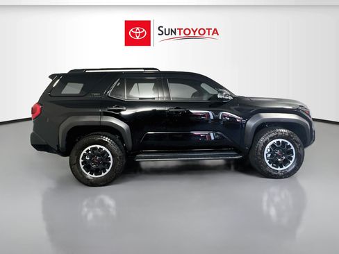 Used 2025 Toyota 4Runner TRD Off-Road Premium AWD/4WD image 2