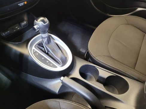 Used 2018 Kia Soul FWD image 26