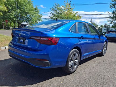 Certified 2023 Volkswagen Jetta SE w/ Panoramic Sunroof Package FWD image 6