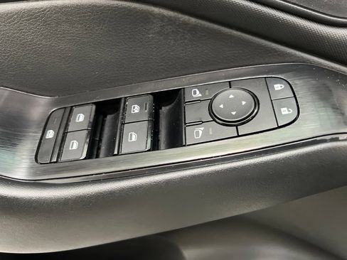 Used 2024 Nissan Rogue S FWD image 15