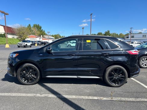 Used 2020 Ford Edge ST-Line w/ Cold Weather Package AWD/4WD image 8