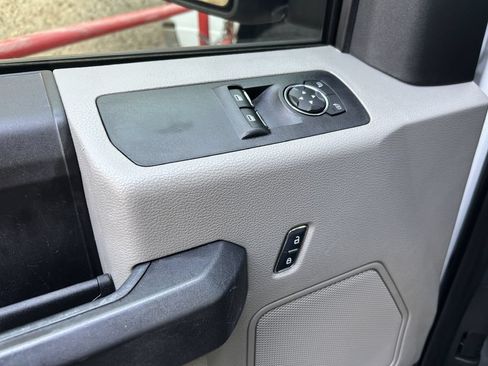 Used 2018 Ford F150 XL w/ Equipment Group 101A Mid RWD image 3