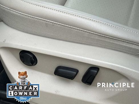 Used 2023 Volkswagen Atlas SE w/ Panoramic Sunroof Package image 17