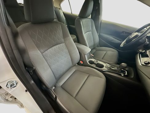 Used 2025 Toyota Corolla LE FWD image 32
