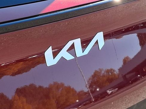 Used 2025 Kia Sportage SX image 35