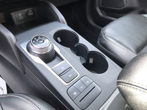 Used 2022 Ford Escape Titanium image 7