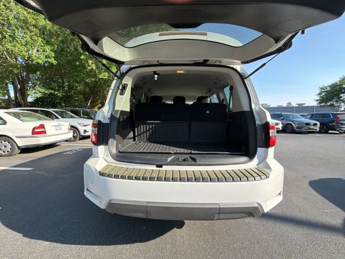 Used 2021 Nissan Armada SV w/ SV Appearance Package RWD image 24